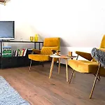 לינה וארוחת בוקר Kanal 33 4*