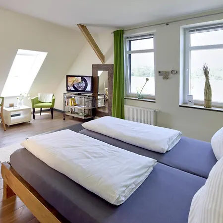 Kanal 33 Gasthuis 3*