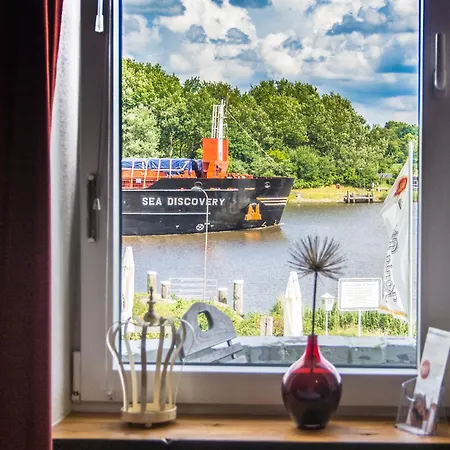 Kanal 33 Bed & Breakfast 4*