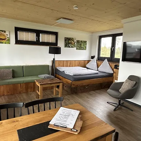 Kanal 33 Bed & Breakfast 4*