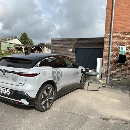 Kanal 33 Bed & Breakfast 4*