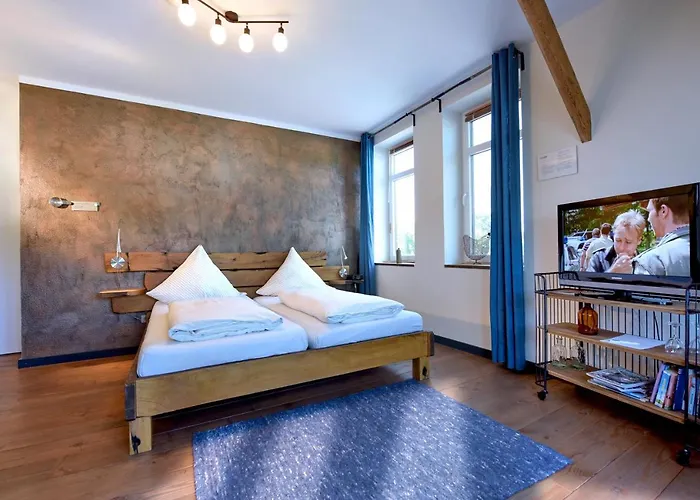 Kanal 33 Frühstückspension 4*