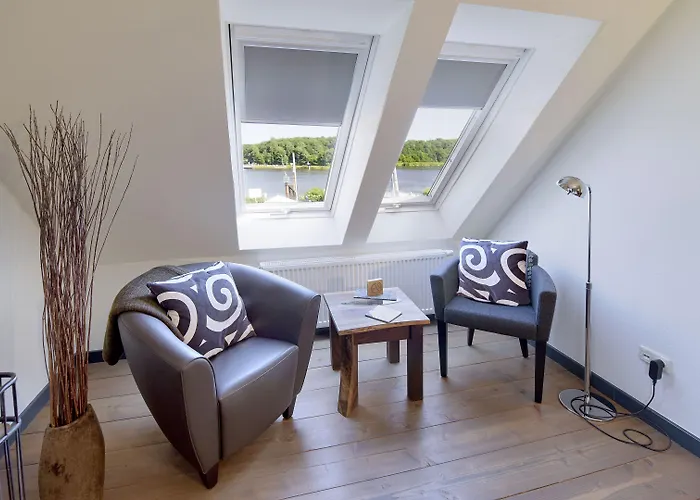 Kanal 33 Frühstückspension Schafstedt